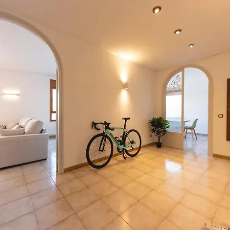 Bravissimo El Lleo, Bright 4-bedroom Girona