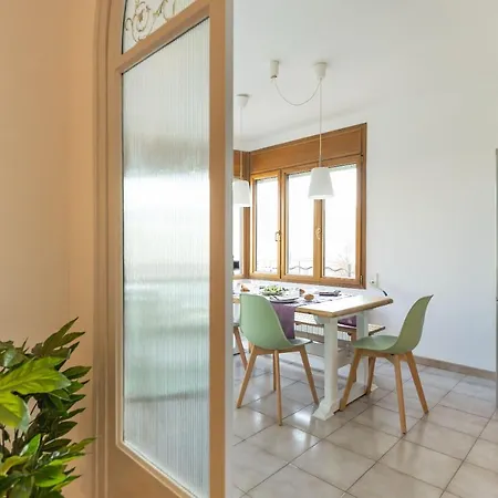 Bravissimo El Lleo, Bright 4-bedroom Apartment Girona