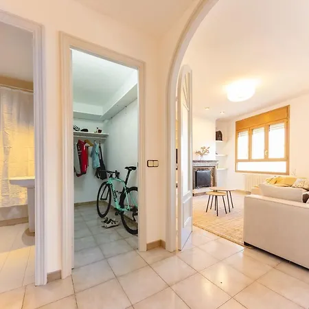 Bravissimo El Lleo, Bright 4-bedroom Apartment *