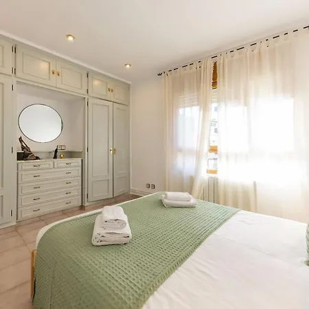 Bravissimo El Lleo, Bright 4-bedroom Apartment Girona