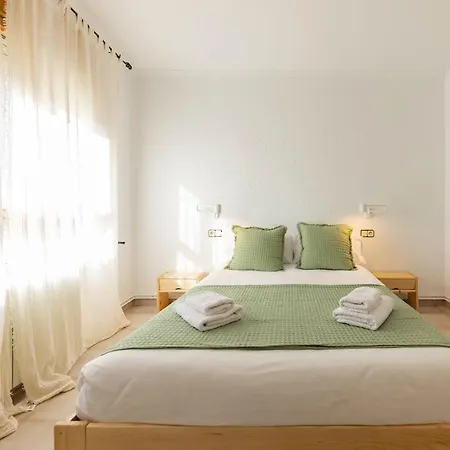Apartment Bravissimo El Lleo, Bright 4-bedroom Girona